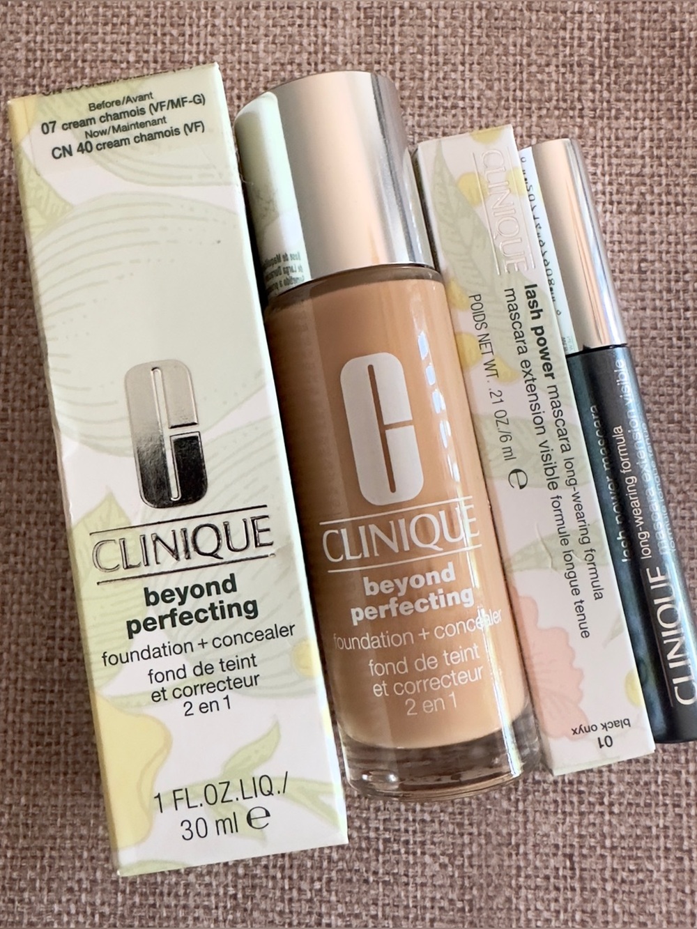 Clinique • Foundation + Concealer & Lash Mascara